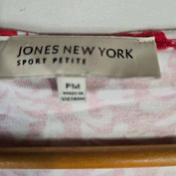 Jones New York Red and White Patterned Short Sleeve Tee - Picture 5 of 5